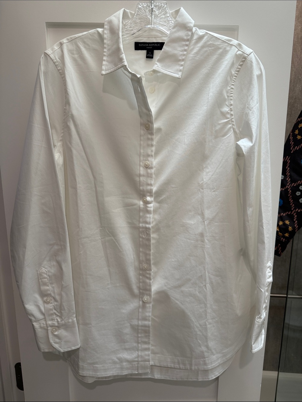 Banana Republic White Long-Sleeve Button-Up Dress Shirt- style Parker